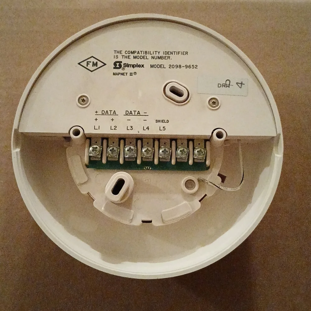 Simple Cream Networking Device - Picture 2 of 2